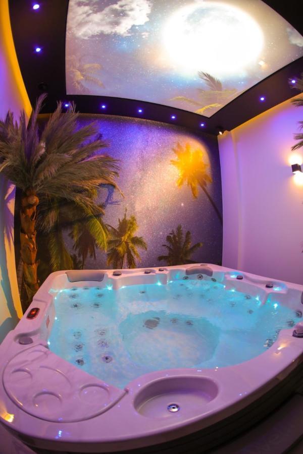 Apartament Ksiezycowy Z Jacuzzi Neu Sandez Exterior foto